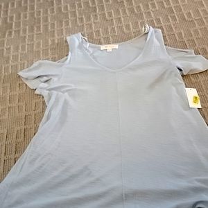 NEW TWO BY VINCE CAMUTO top. Light blue. Size small.